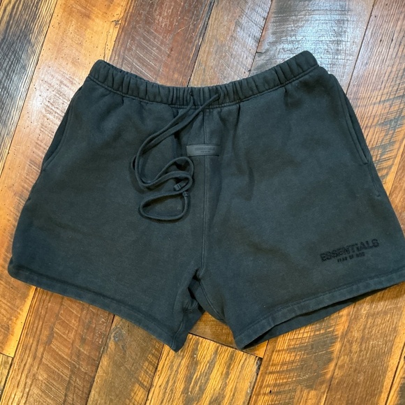 Fear of God ESSENTIALS Fleece Shorts Black Size XL - Picture 2 of 9